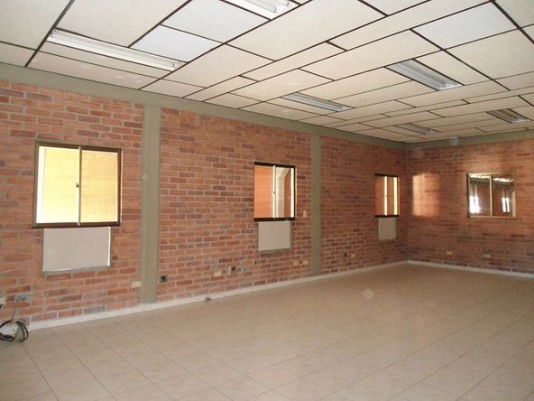 Warehouse: Parque Industrial Y Comercal Tulua A-2, Tulua, AK 00000